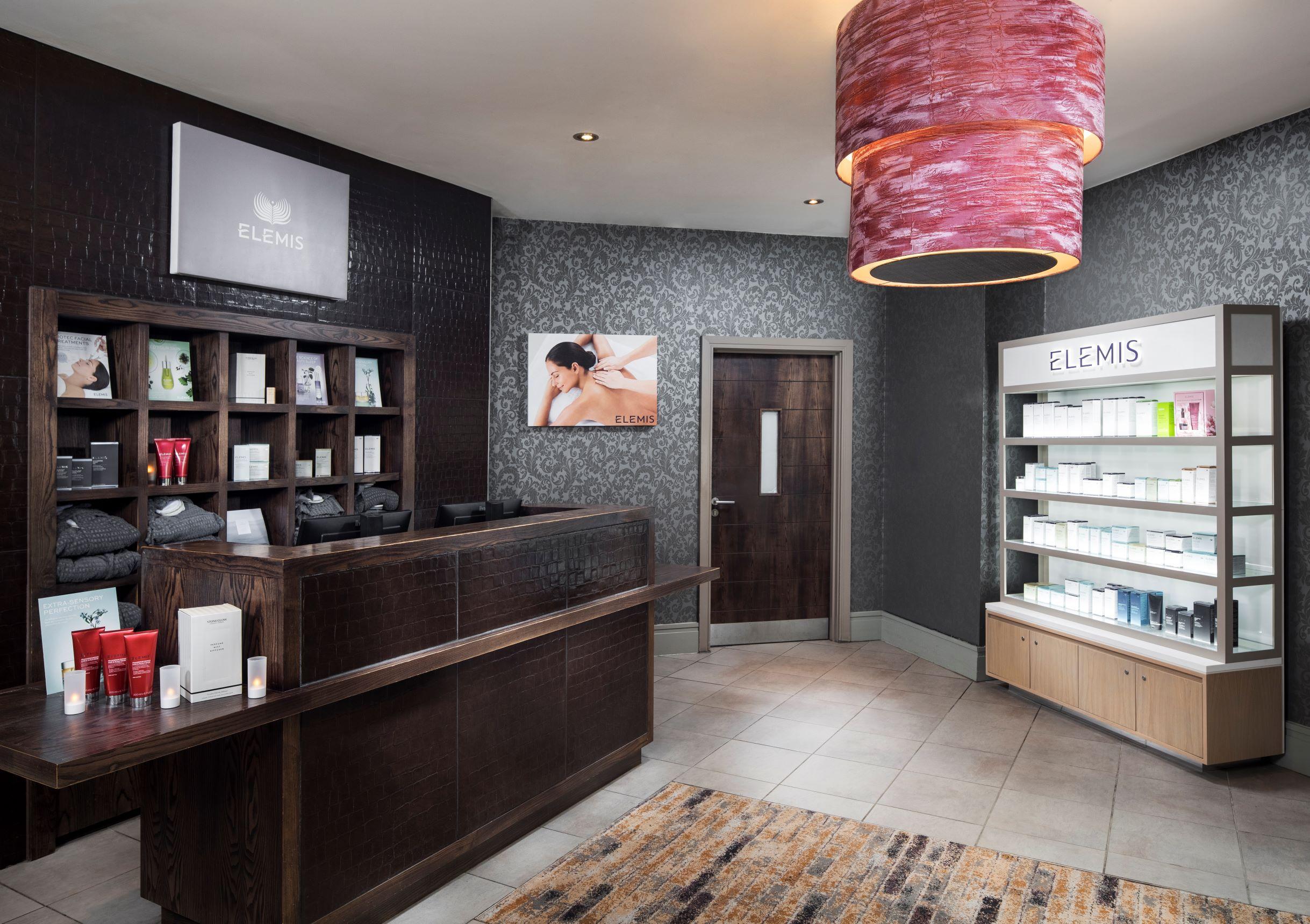 Oulton Hall Hotel, Spa & Golf Resort Leeds  Bagian luar foto