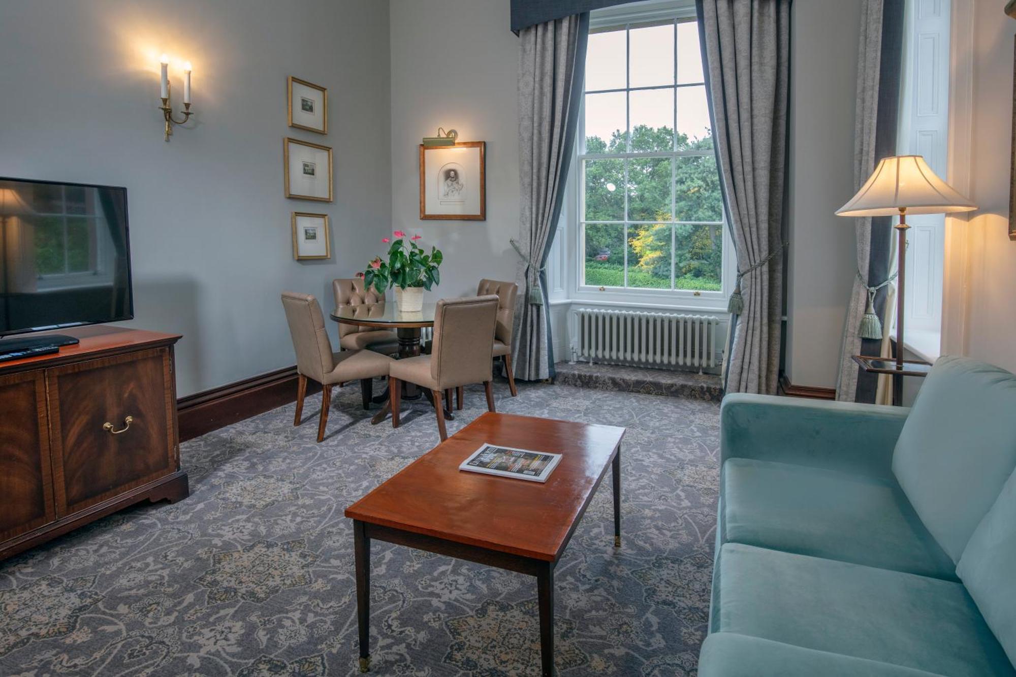 Oulton Hall Hotel, Spa & Golf Resort Leeds  Bagian luar foto