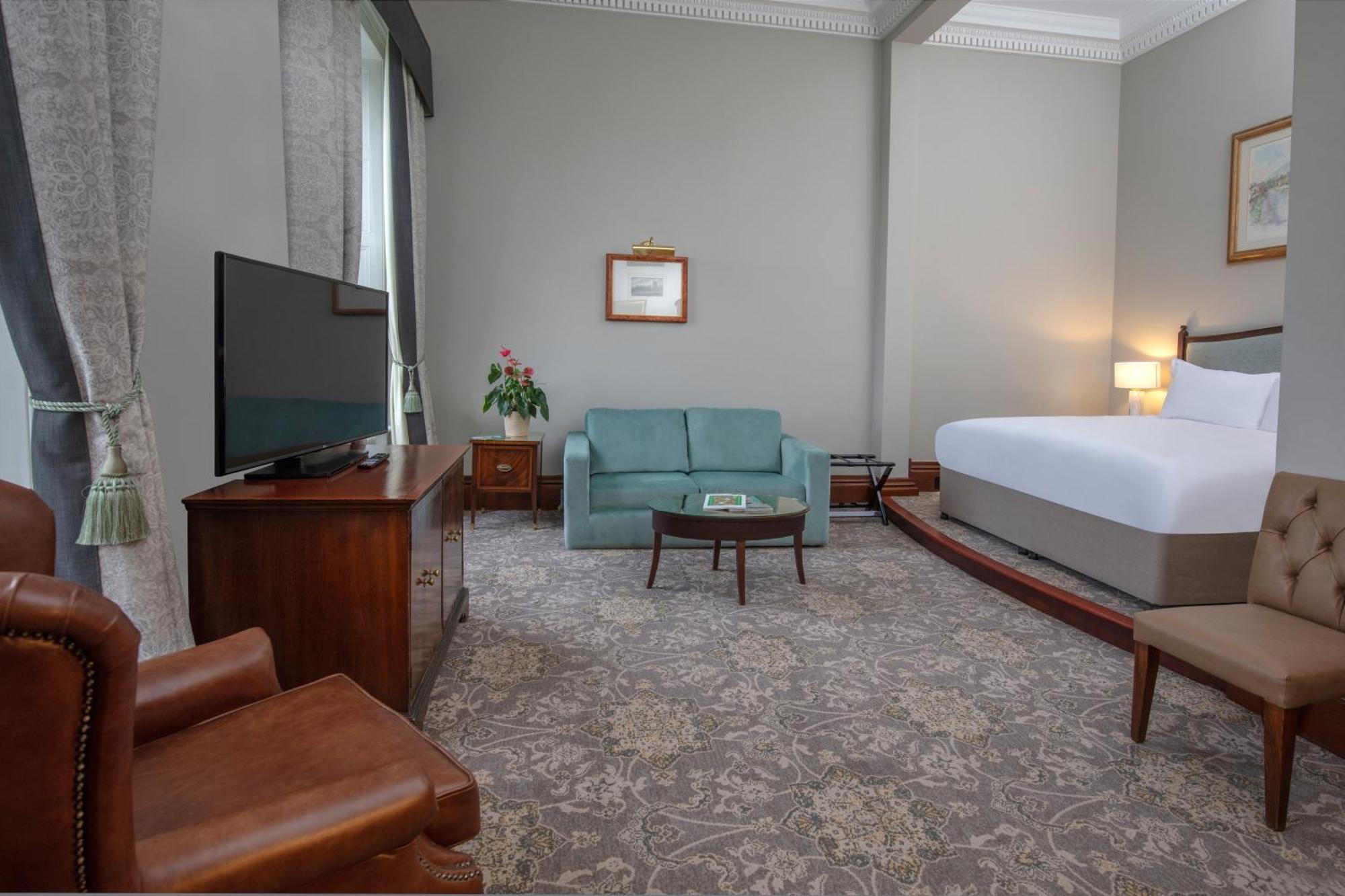 Oulton Hall Hotel, Spa & Golf Resort Leeds  Ruang foto